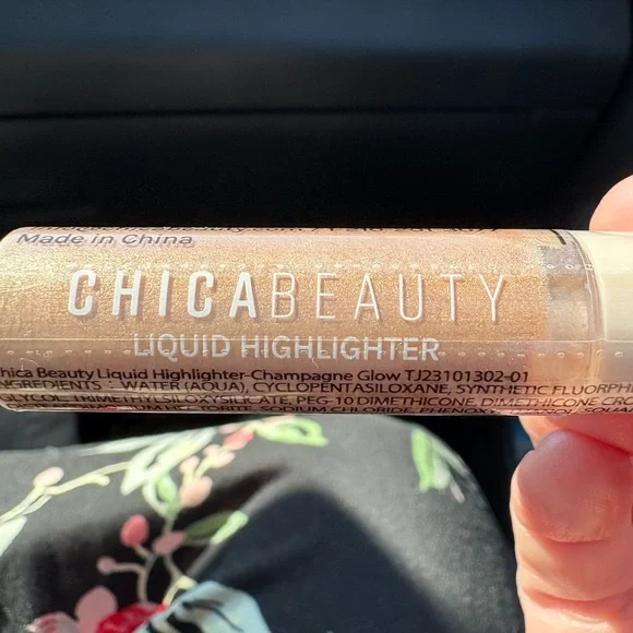 Chica Beauty Liquid Highlighter - Picture 1 of 2
